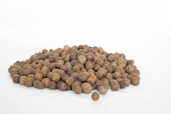 Pimienta dulce entera