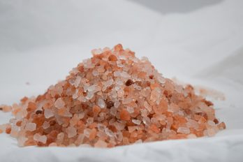 Sal rosada del himalaya cristales